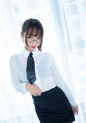 陈昭昭三级未删减版在线观看_十万网红美女美酱